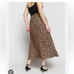 Reformation Leopard MIDI Skirt, Animal Print. Size 4